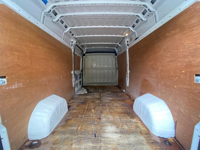 2017 Peugeot Boxer 2.0 BlueHDi 335 Professional L3 H2 Euro 6 5dr PANEL VAN Diesel Manual