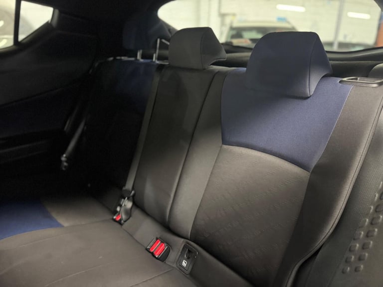 2018 Toyota C-HR 1.8 VVT-h Dynamic SUV 5dr Petrol Hybrid CVT Euro 6 (s/s) (122 ps) HATCHBACK Petr...