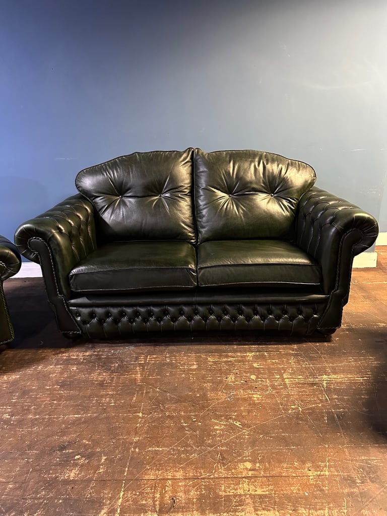 Superb Vintage Green Leather chesterfield Three Piece suite Uk Delivery