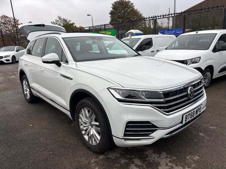 Volkswagen Touareg 19inc alloys wheels 