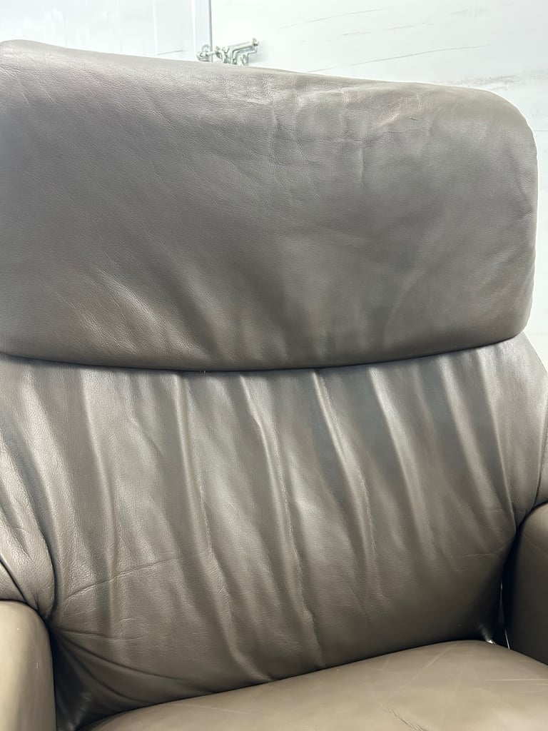 Ekornes Stressless Dream Recliner Olive Leather Chairs & Stools - Medium Size