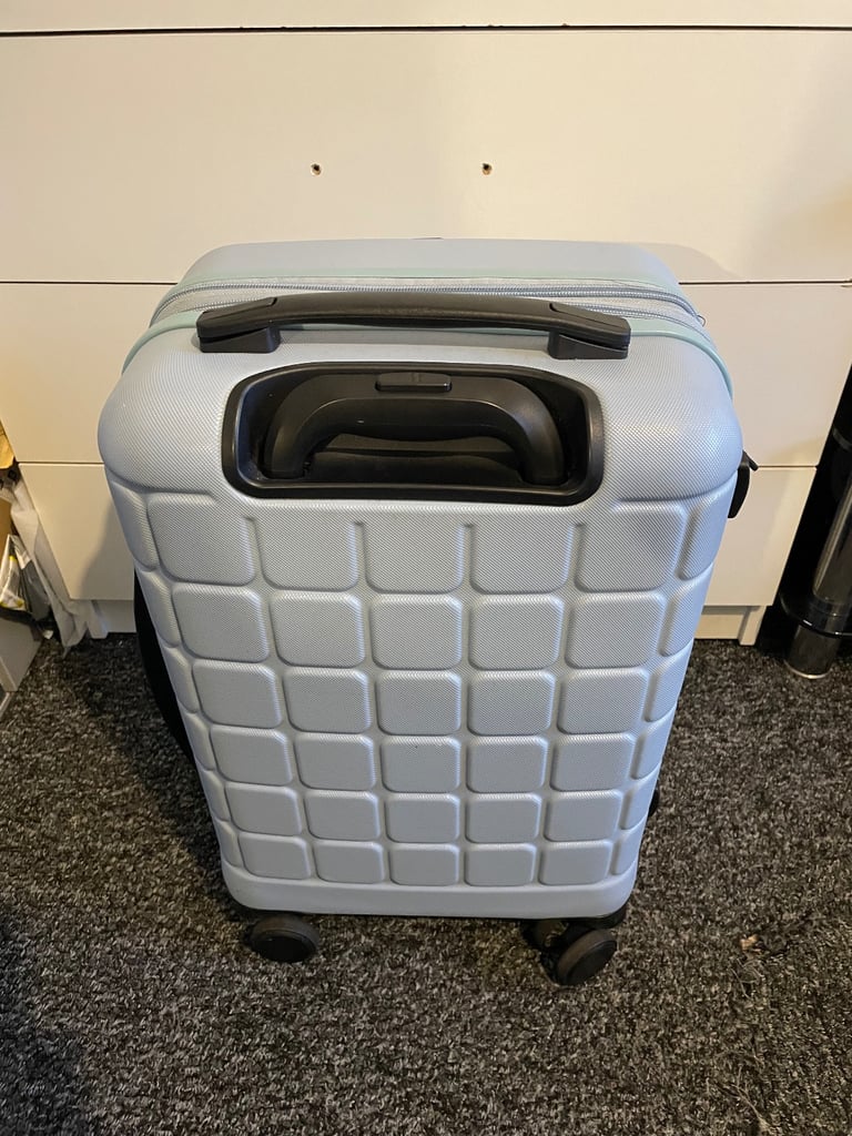 IT Textured Hardcase Luggage Trolley Bag 