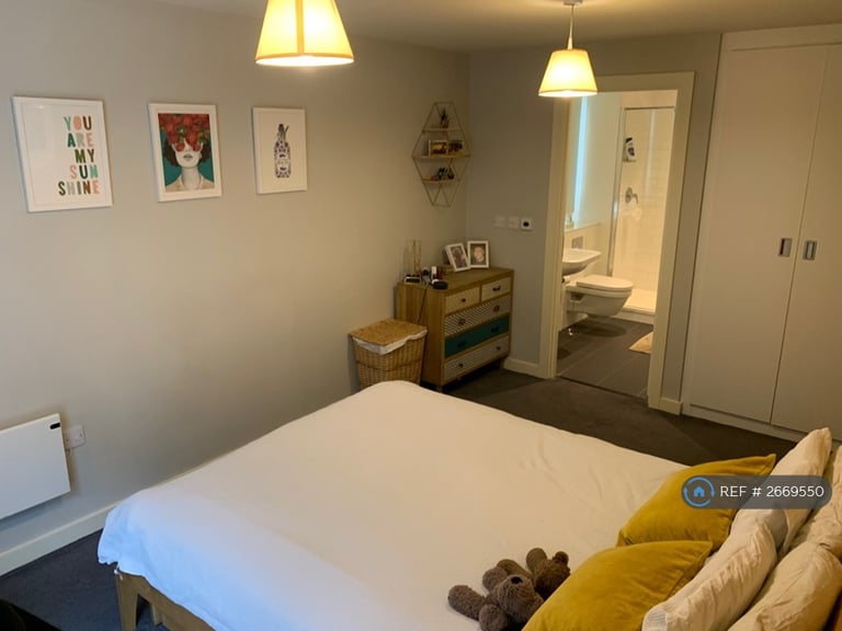 2 bedroom flat in Munday Street, Manchester, M4 (2 bed) (#2669550)