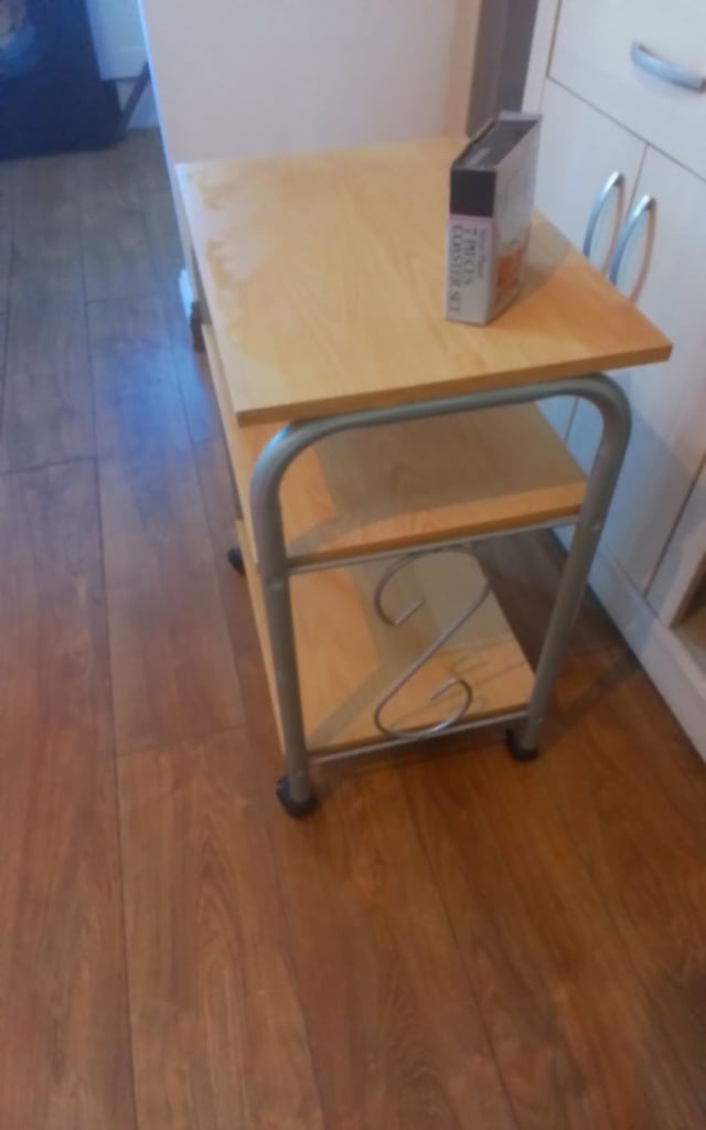 SERVING TROLLEY 