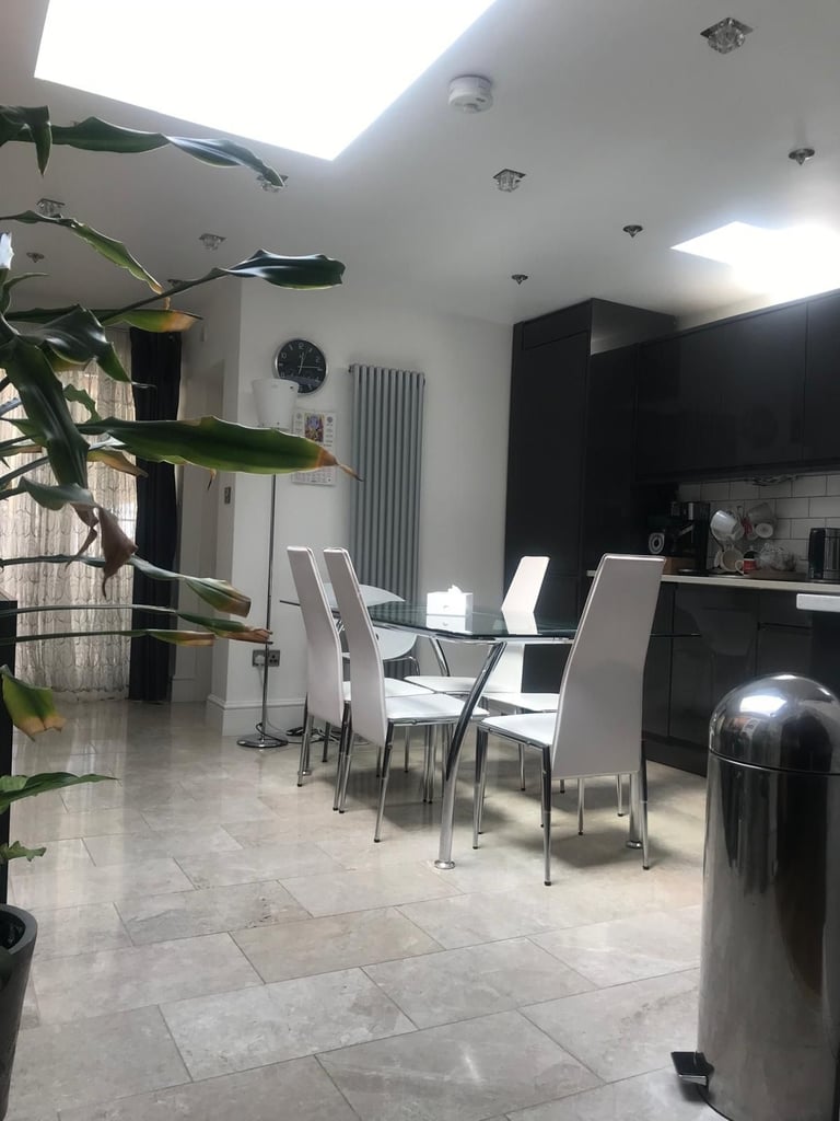 Bright Furnished Double Room in Abbey Wood.