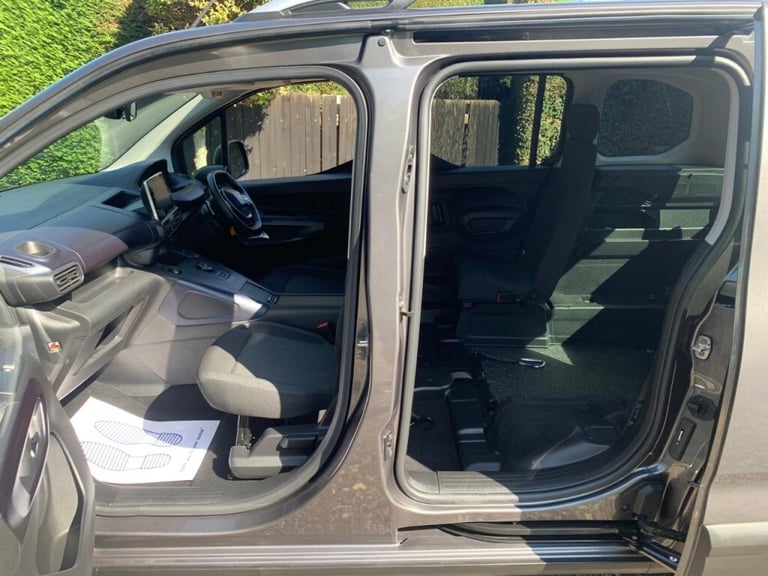 Peugeot Rifter 1.2 PureTech 130 Allure AUTOMTIC WHEELCHAIR ACCESSIBLE VEHICLE