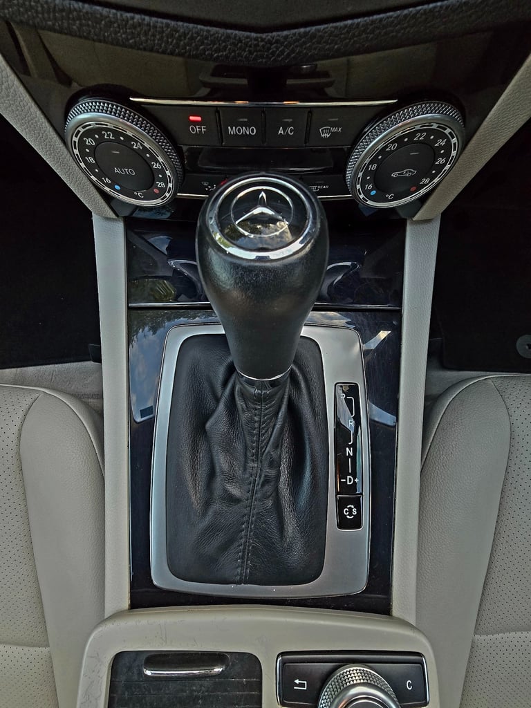 2010 Mercedes-Benz C Class C180 CGI BlueEFFICIENCY Executive LEATHER 90DAYS WARRANTY AUTO SALOON ...