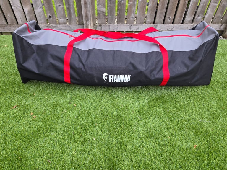 Fiammia f45 awning privacy room