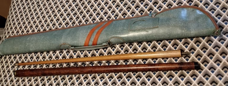 Pro snooker cues & cases,no dispatch viewing welcome Gateshead, 