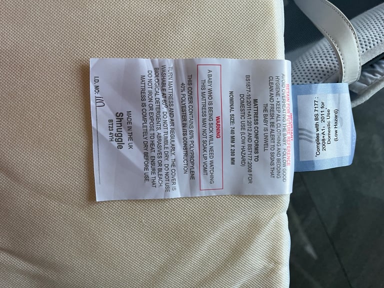 Shnuggle Dreami White Grey Moses basket & Curve Rocking Stand, Mattress & 2 Sheets