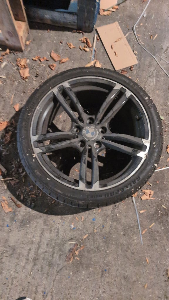 BMW 320 5 rims 4 tyres 2012 