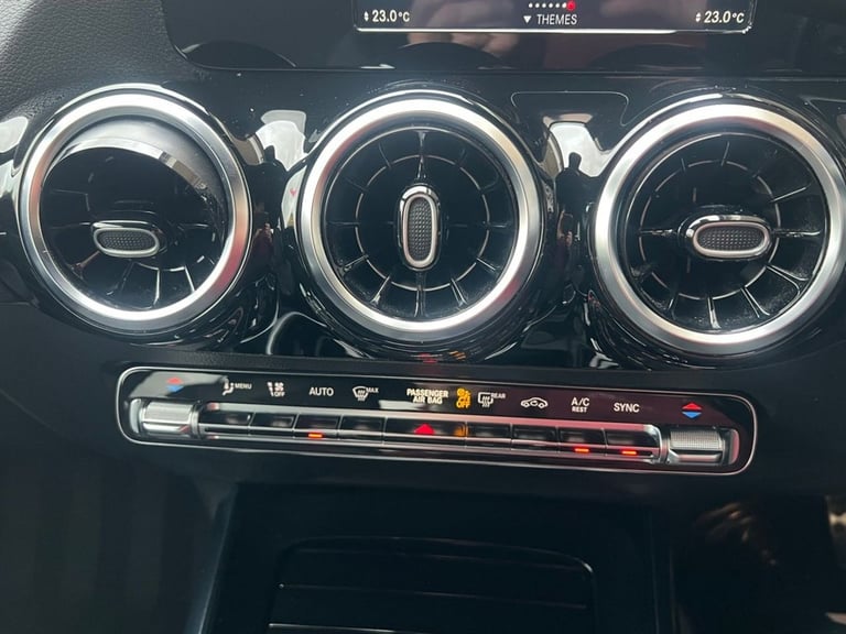 2021 21 MERCEDES-BENZ GLA 2.0 GLA200D AMG LINE SUV 5DR DIESEL 8G-DCT EURO 6 (S/S