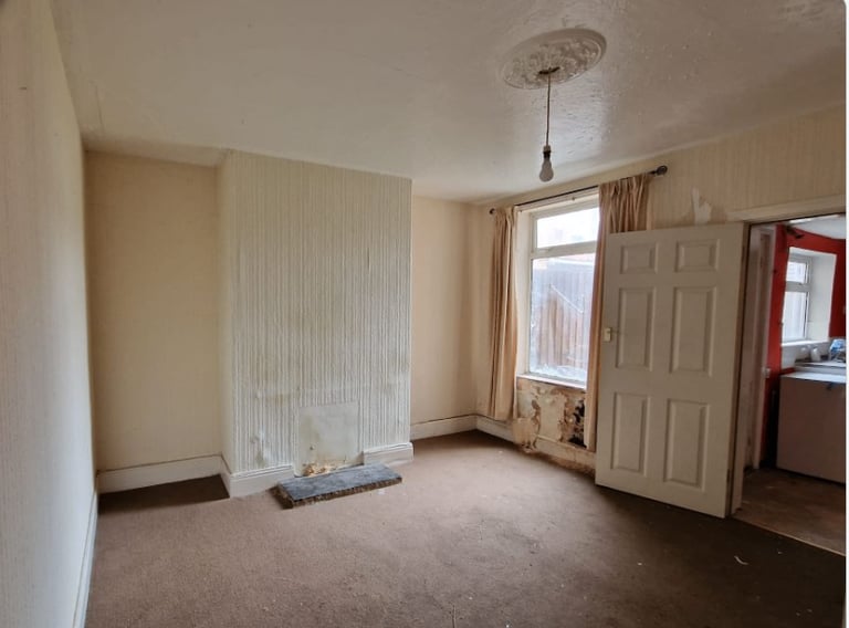 Two-bedroom mid-terrace house for sale