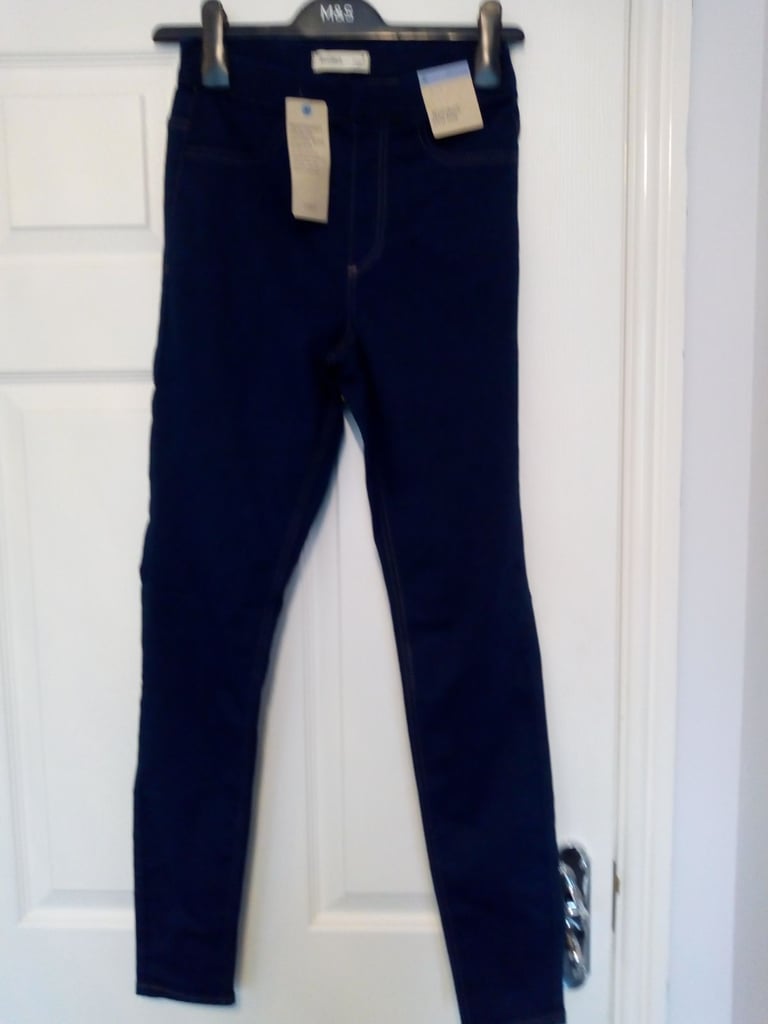 NEW LADIES M&S JEGGINGS, SIZE 8. TAGS STILL ATTACHED £22.50.