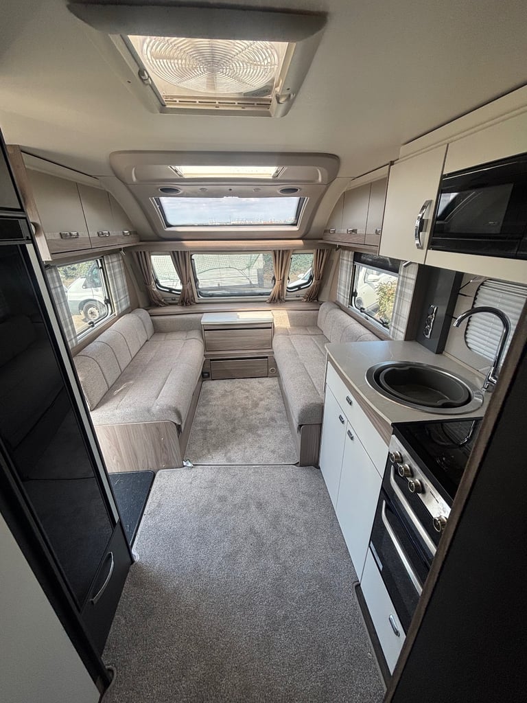 Swift grande challenger se 670