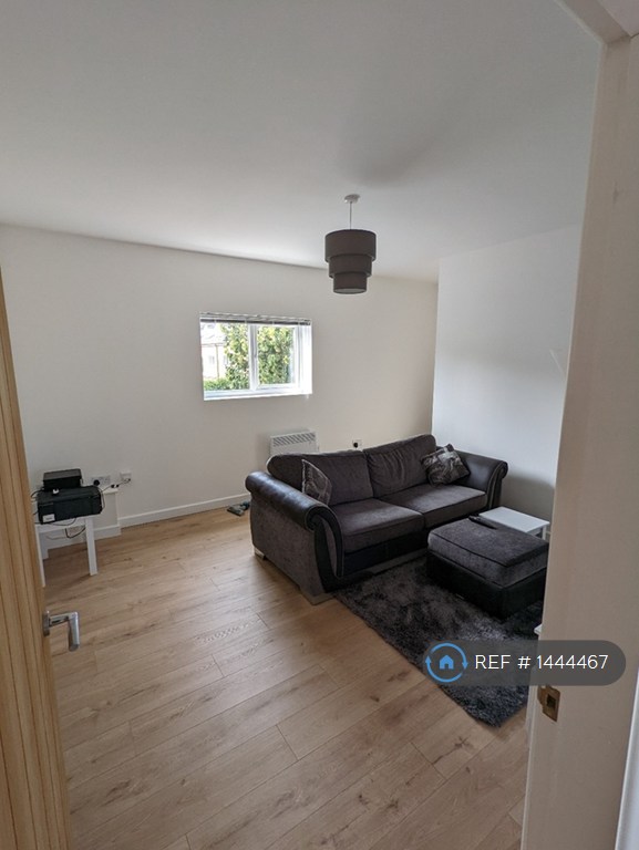 2 bedroom flat in Jubilee Street, Rugby, CV21 (2 bed) (#1444467)