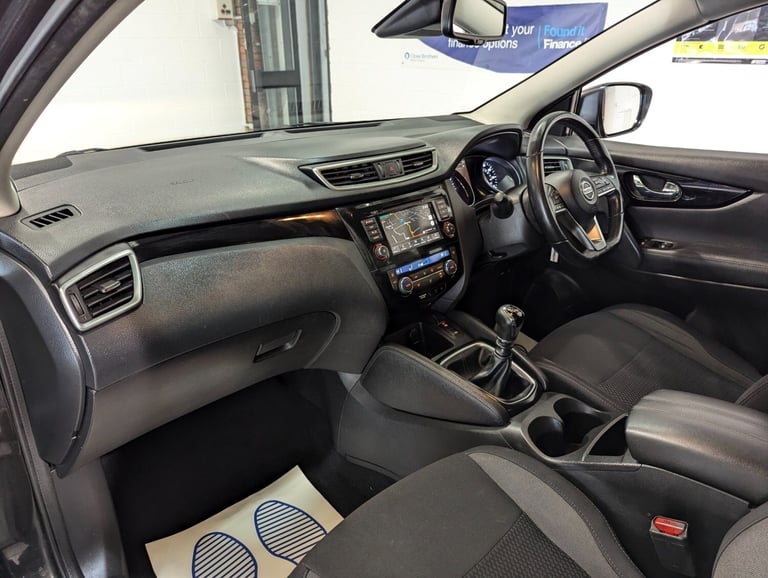 2020 Nissan Qashqai 1.3 DiG-T 160 Acenta Premium 5dr**ONE OWNER FROM NEW**