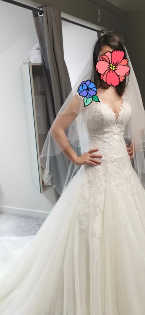 Wedding dress 