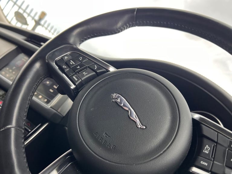 2019 68 JAGUAR XF 2.0I PORTFOLIO GPF SPORTBRAKE 5DR PETROL AUTO EURO 6 (S/S) (25