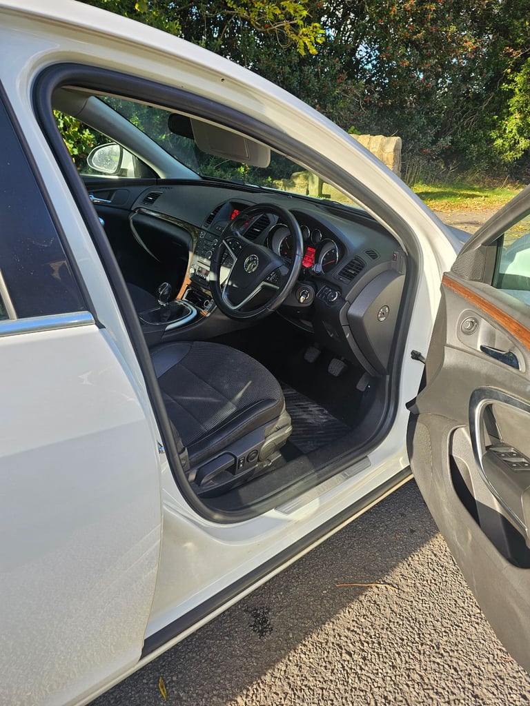 Vauxhall, INSIGNIA, Hatchback, 2012, Manual, 1956 (cc), 5 doors