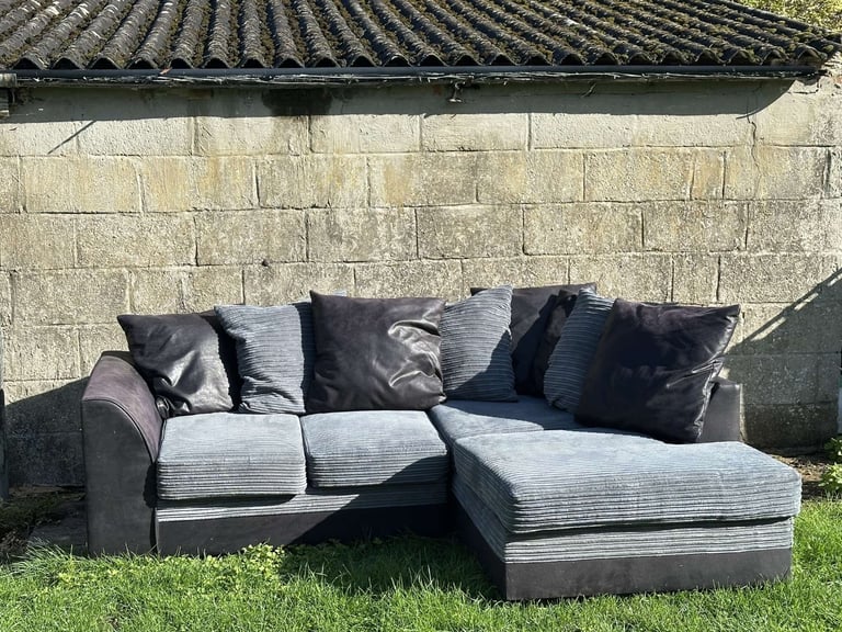 Grey corner sofa! FREE DELIVERY!🚚 