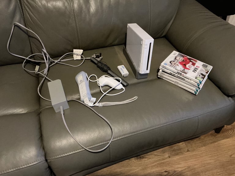image for Nintendo Wii Console Bundle & Games