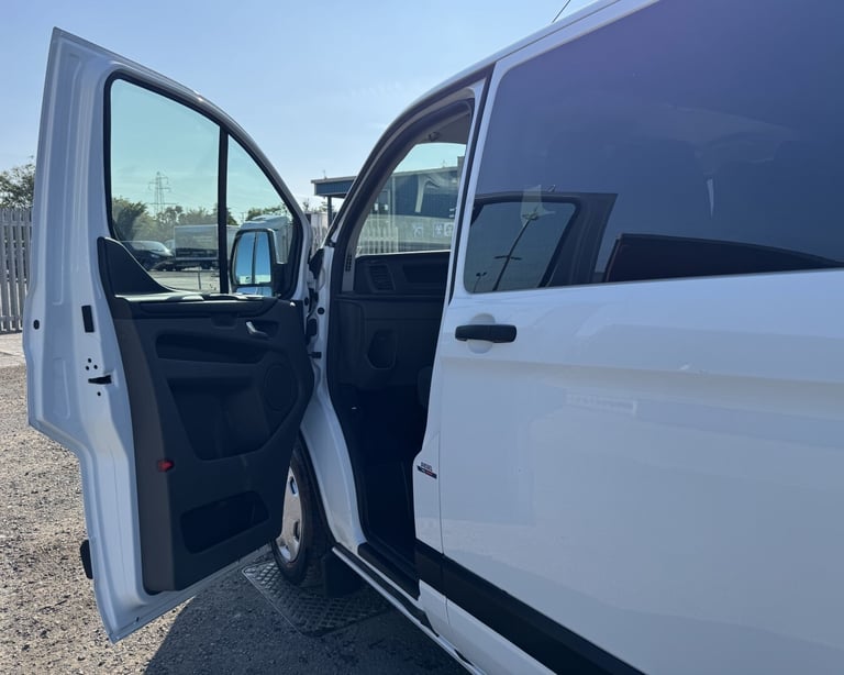 2023 Ford Transit Custom 2.0 EcoBlue 130ps Low Roof Trend 9 Seat MPV MPV Diesel Manual