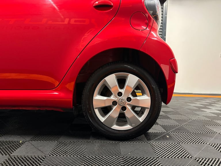 2013 Toyota AYGO 1.0 VVT-i Move with Style 5dr HATCHBACK Petrol Manual
