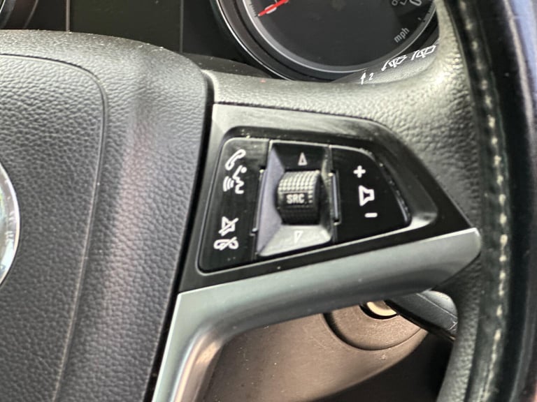 2013 Vauxhall Zafira Tourer 1.8 16V Exclusiv Euro 5 5dr Petrol