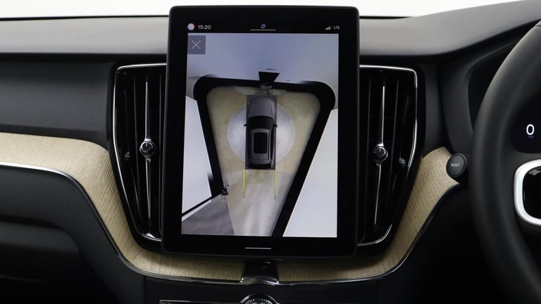  Volvo XC60 T6 AWD PHEV Plus Dark (360 Camera, Harman/Kardon, Adaptive Cruise) Petrol/Electric Hy...