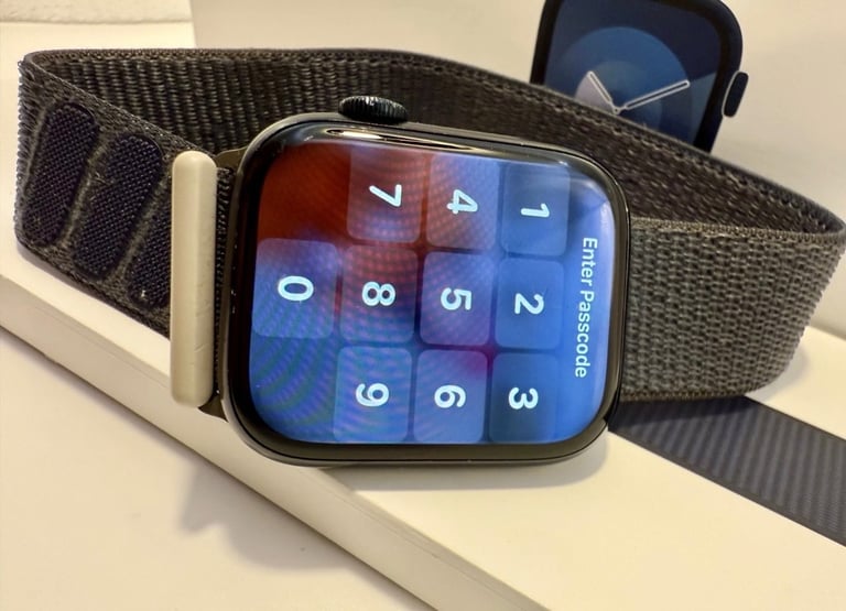 Apple Watch series 9 45MM Excellent condition 