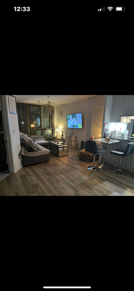 Westminster 1 bed with large garden terrace 