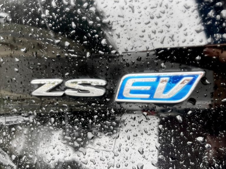  MG MG ZS Trophy SUV Electric Automatic