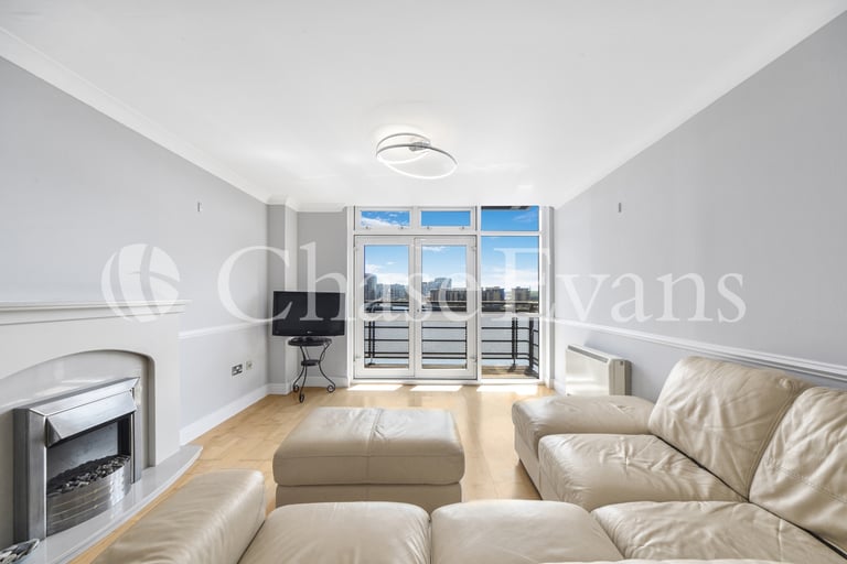 image for 2 bedroom flat in Langbourne Place, Canary Wharf, London E14