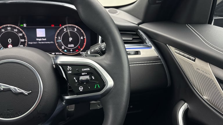 2024 Jaguar F-Pace 2.0 D200 MHEV R-Dynamic SE Black SUV 5dr Diesel Auto AWD Euro 6 (s/s) (204 SUV...