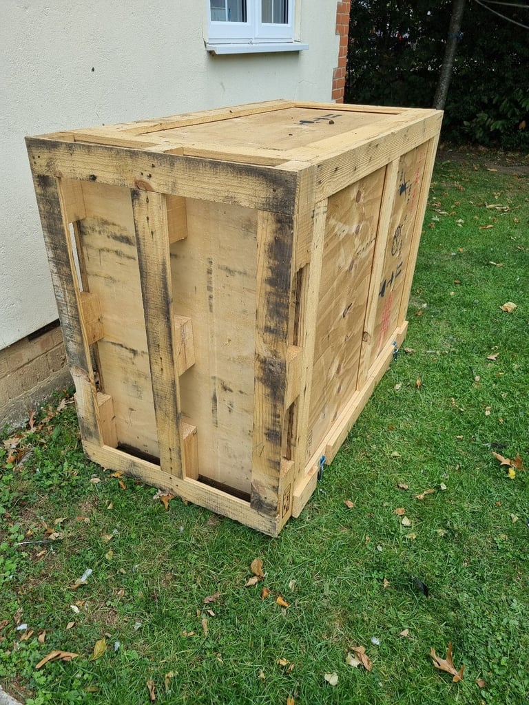 Wooden crate