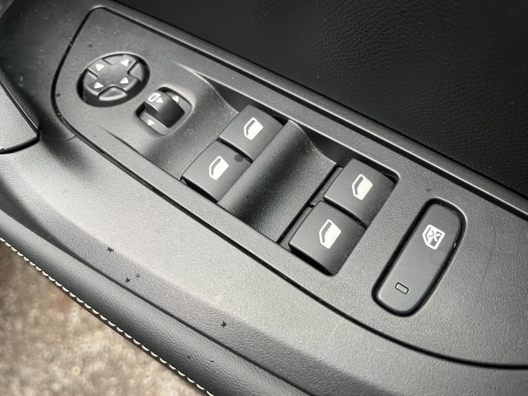 2024 Peugeot 2008 1.2 PureTech Allure SUV 5dr Petrol Manual Euro 6 (s/s) (130 ps) HATCHBACK Petro...