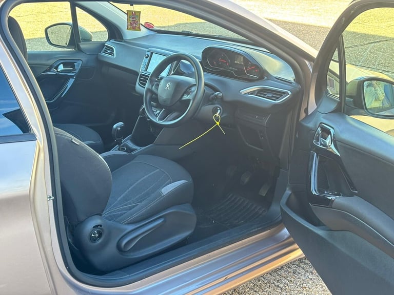 2013 Peugeot 208 1.0 VTi Active 3dr HATCHBACK Petrol Manual
