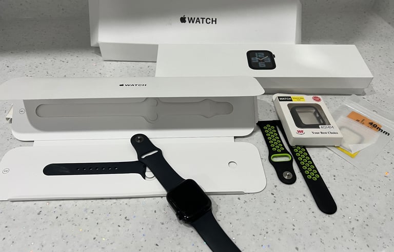   Apple Watch SE 40mm( second edition )battery health 98%