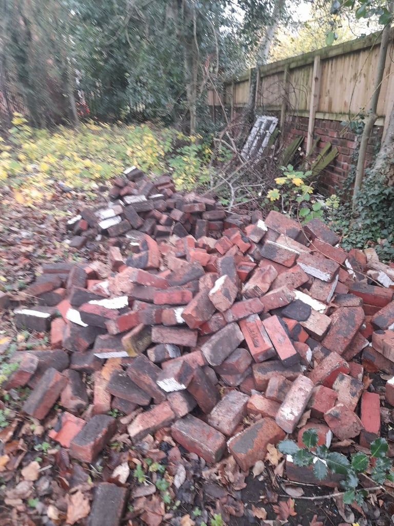 800 reclaimed bricks