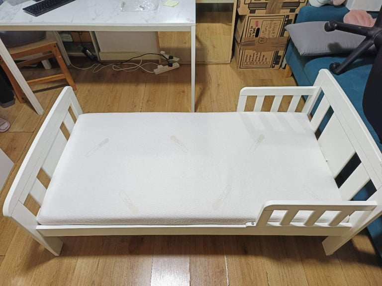 John Lewis' Boris Toddler Bed, White colour (90% new) £30