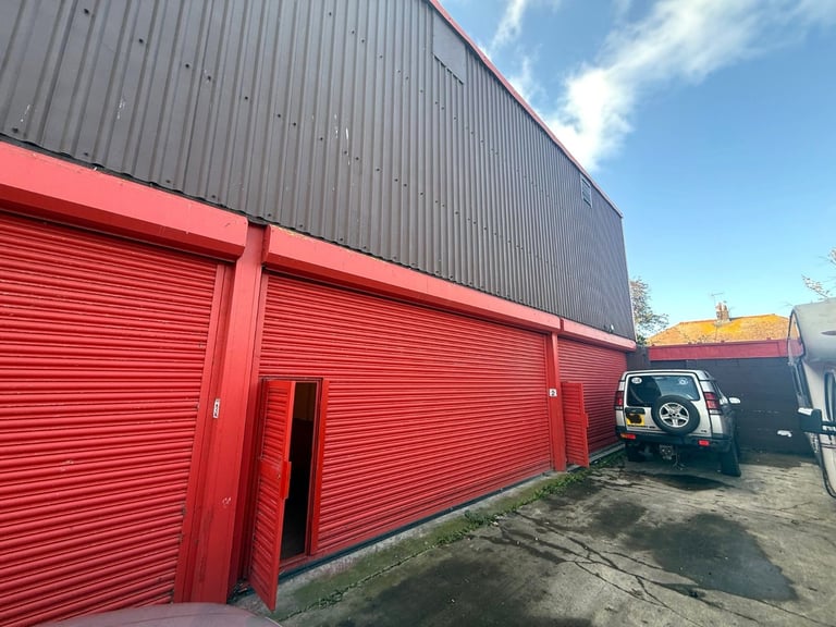 image for Unit to let in Rhyl. Suitable for Storage, Motortrade, Workshop. Rent £205 per week (NO VAT)