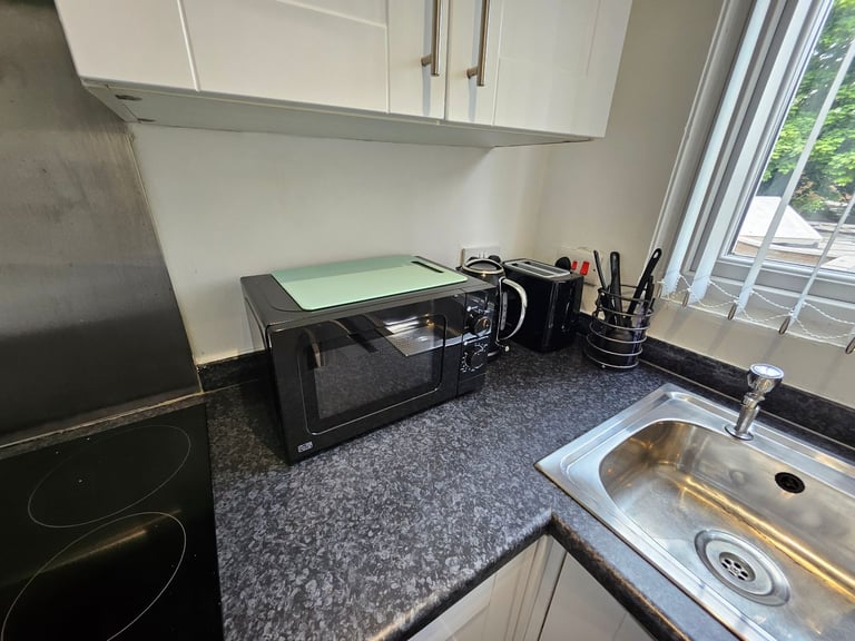 Studio Flat | Kitchen, Parking, Washer