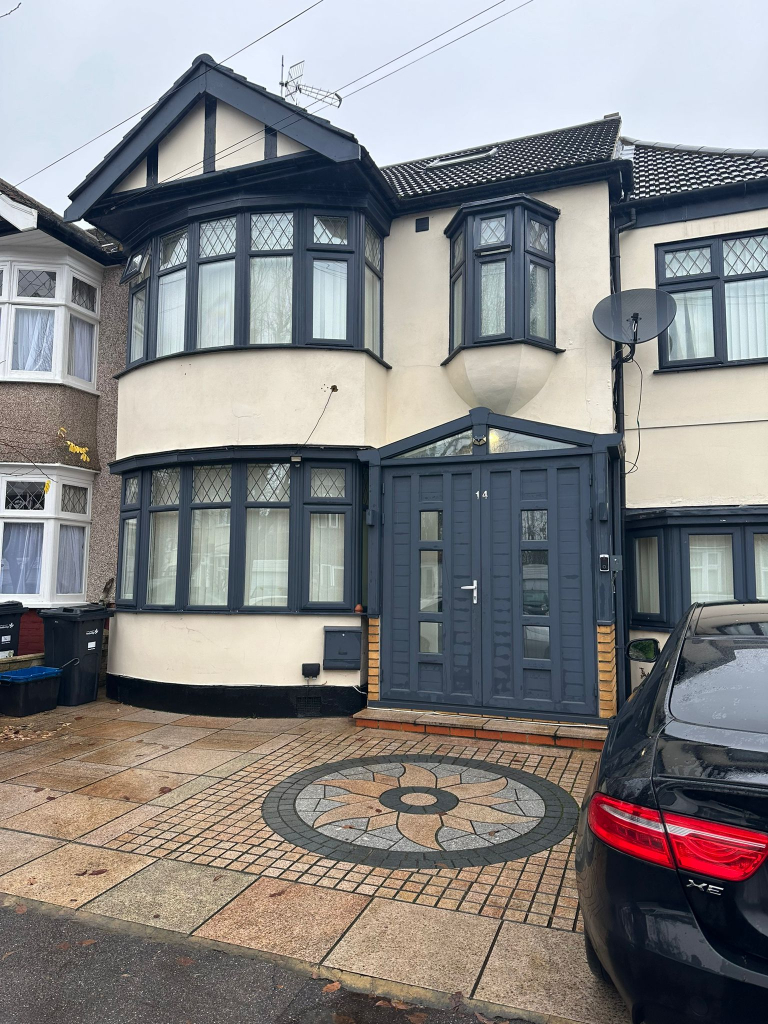Stunning property available for SALE on Fairlop Road, Ilford, IG6 in