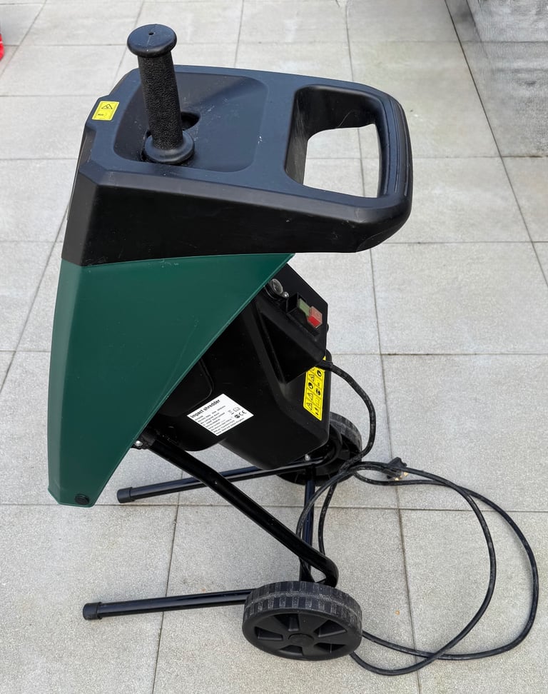 Garden impact shredder