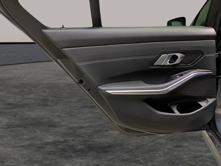 2020 BMW 3 Series 2.0 330e 12kWh M Sport Saloon 4dr Petrol Plug-in Hybrid Auto Euro 6 (s/s) ( Sal...