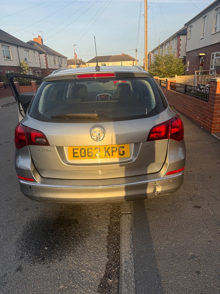 Vauxhall, ASTRA, Estate, 2012, Other, 1598 (cc), 5 doors