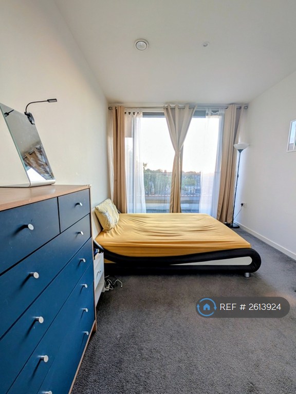 2 bedroom flat in Camberwell Passage, London, SE5 (2 bed) (#2613924)