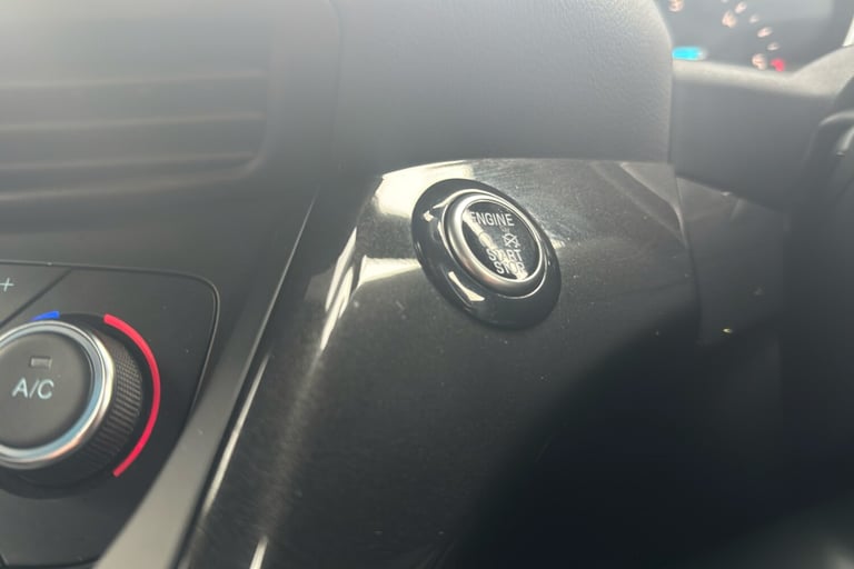  Ford Kuga 2.0 Tdci St Line X Suv 5dr Diesel Powershift Awd Euro 6 s/s 180 Ps