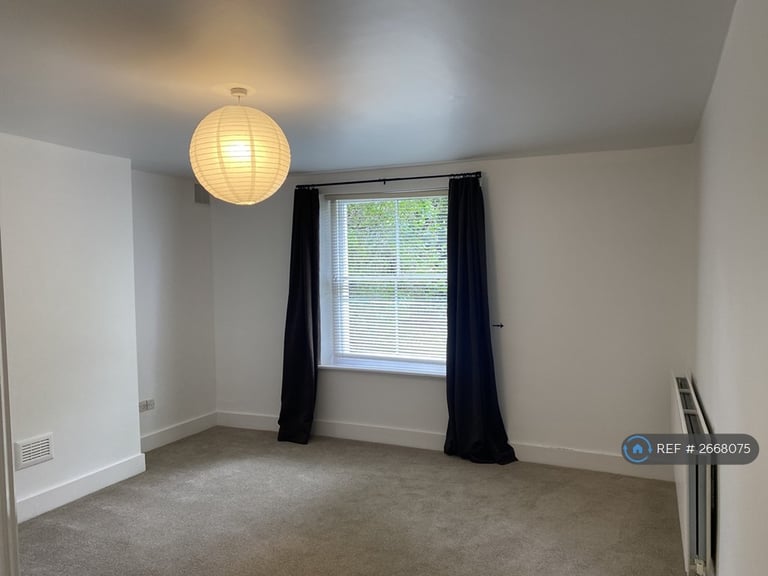 2 bedroom flat in Manor Park, London, SE13 (2 bed) (#2668075)